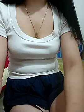 Snapshot of Lolimiu chatting on 10/19/25, 12:00 Lolimiu online show from 10/19/25, 12:00