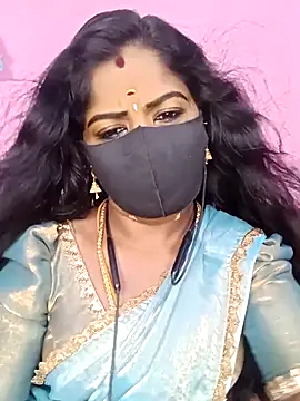 Snapshot of tamilammukuttyy chatting on 03/08/26, 04:05 tamilammukuttyy online show from 03/08/26, 04:05