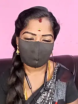 Snapshot of tamilammukuttyy chatting on 03/11/26, 02:06 tamilammukuttyy online show from 03/11/26, 02:06