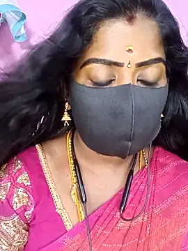 Snapshot of tamilammukuttyy chatting on 03/13/26, 05:25 tamilammukuttyy online show from 03/13/26, 05:25