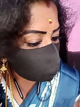 Snapshot of tamilammukuttyy chatting on 03/26/26, 03:45 tamilammukuttyy online show from 03/26/26, 03:45