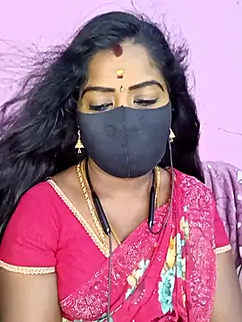 Snapshot of tamilammukuttyy chatting on 04/19/26, 04:23 tamilammukuttyy online show from 04/19/26, 04:23