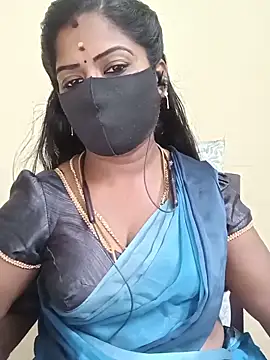 Snapshot of tamilammukuttyy chatting on 06/19/26, 04:17 tamilammukuttyy online show from 06/19/26, 04:17