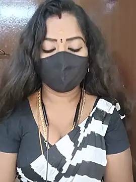 Snapshot of tamilammukuttyy chatting on 07/26/26, 03:58 tamilammukuttyy online show from 07/26/26, 03:58