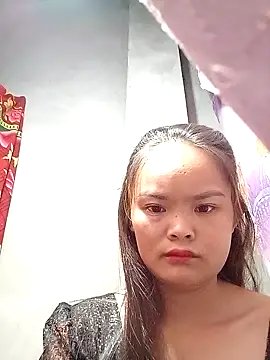 Snapshot of xinhxinhcute chatting on 09/12/25, 10:43 xinhxinhcute online show from 09/12/25, 10:43