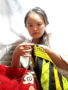 Snapshot of xinhxinhcute chatting on 10/15/25, 03:01 xinhxinhcute online show from 10/15/25, 03:01