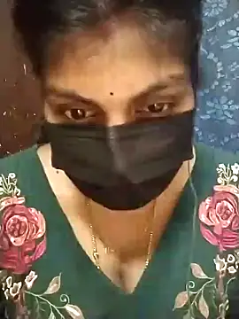 Snapshot of Nithiila chatting on 10/06/25, 01:30 Nithiila online show from 10/06/25, 01:30