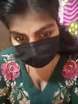 Snapshot of Nithiila chatting on 11/12/25, 07:09 Nithiila online show from 11/12/25, 07:09