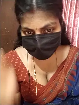 Snapshot of Nithiila chatting on 11/30/25, 05:44 Nithiila online show from 11/30/25, 05:44