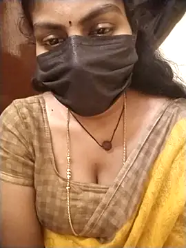 Snapshot of Nithiila chatting on 03/04/26, 11:49 Nithiila online show from 03/04/26, 11:49