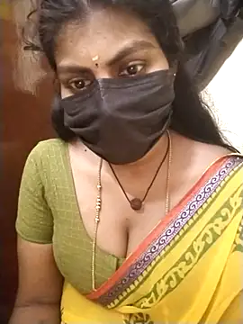 Snapshot of Nithiila chatting on 03/05/26, 05:03 Nithiila online show from 03/05/26, 05:03