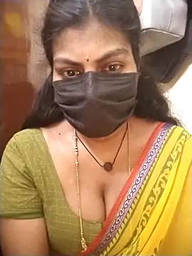 Snapshot of Nithiila chatting on 03/13/26, 04:41 Nithiila online show from 03/13/26, 04:41