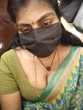 Snapshot of Nithiila chatting on 03/26/26, 12:44 Nithiila online show from 03/26/26, 12:44