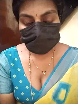 Snapshot of Nithiila chatting on 04/07/26, 01:22 Nithiila online show from 04/07/26, 01:22