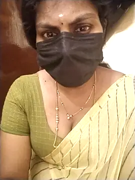 Snapshot of Nithiila chatting on 04/10/26, 09:25 Nithiila online show from 04/10/26, 09:25