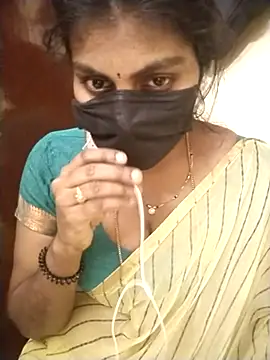 Snapshot of Nithiila chatting on 04/13/26, 05:51 Nithiila online show from 04/13/26, 05:51