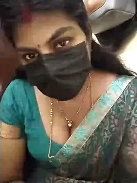 Snapshot of Nithiila chatting on 04/21/26, 04:41 Nithiila online show from 04/21/26, 04:41