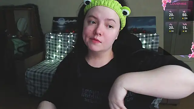 EmillyBones online show from 12/21/25, 08:38