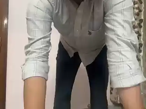 Snapshot of ind2537 chatting on 04/02/26, 09:18 ind2537 online show from 04/02/26, 09:18