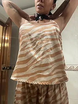 GiorgiaLuxee online show from 11/20/25, 11:04