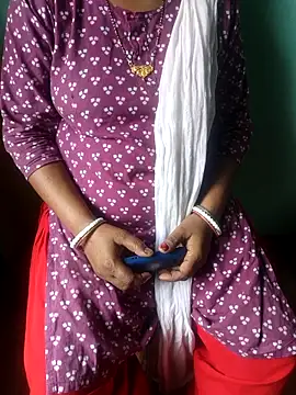 Snapshot of desi_boudi87 chatting on 04/28/26, 03:22 desi boudi87 online show from 04/28/26, 03:22