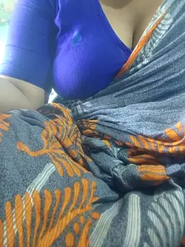 Snapshot of desi_boudi87 chatting on 05/10/26, 05:45 desi boudi87 online show from 05/10/26, 05:45