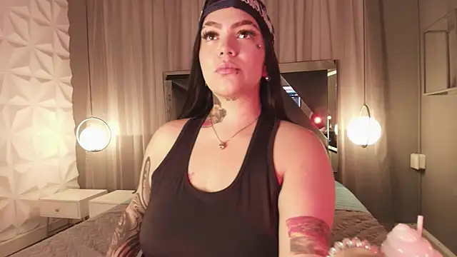 Snapshot of MAGIC_TESSA chatting on 10/14/25, 06:09 MAGIC TESSA online show from 10/14/25, 06:09