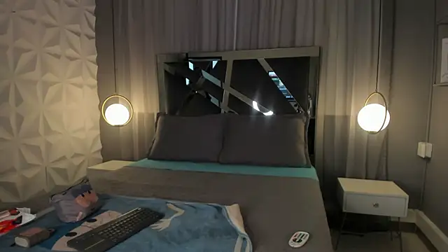 Snapshot of MAGIC_TESSA chatting on 10/16/25, 07:04 MAGIC TESSA online show from 10/16/25, 07:04