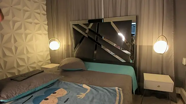 Snapshot of MAGIC_TESSA chatting on 10/23/25, 07:01 MAGIC TESSA online show from 10/23/25, 07:01