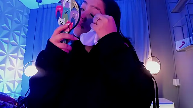 Snapshot of MAGIC_TESSA chatting on 12/05/25, 08:38 MAGIC TESSA online show from 12/05/25, 08:38