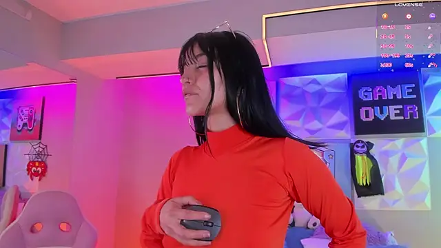 Snapshot of LindaWz_ chatting on 10/29/25, 04:48 LindaWz  online show from 10/29/25, 04:48