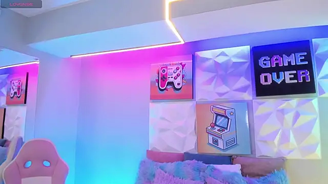 LindaWz  online show from 12/05/25, 04:10