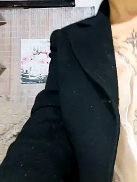 Snapshot of Gatithaaa chatting on 10/01/25, 05:02 Gatithaaa online show from 10/01/25, 05:02