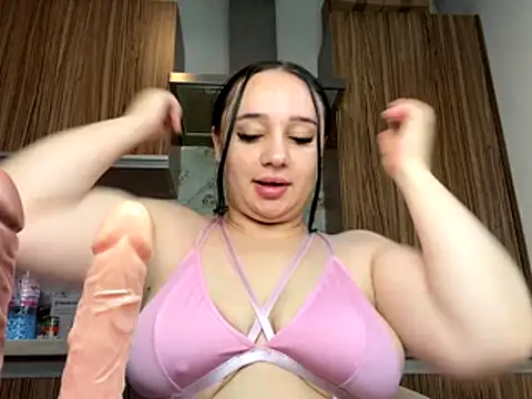 Snapshot of curvybombb chatting on 11/08/25, 07:30 curvybombb online show from 11/08/25, 07:30