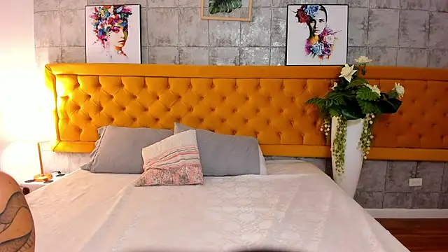 LiilithNova online show from 11/18/25, 04:06