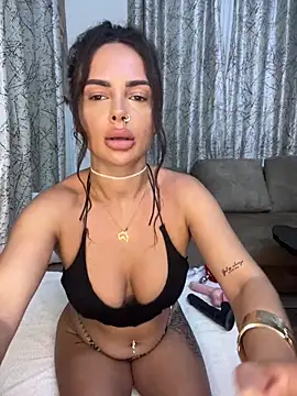 Snapshot of Hotsharwty chatting on 03/21/26, 06:00 Hotsharwty online show from 03/21/26, 06:00