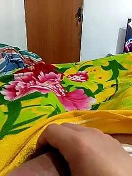 Snapshot of Rootsroger chatting on 10/29/25, 02:25 Rootsroger online show from 10/29/25, 02:25