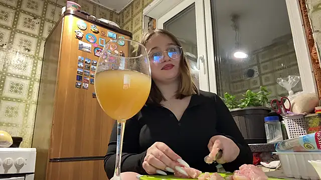 IvyGlimpse online show from 10/13/25, 06:08