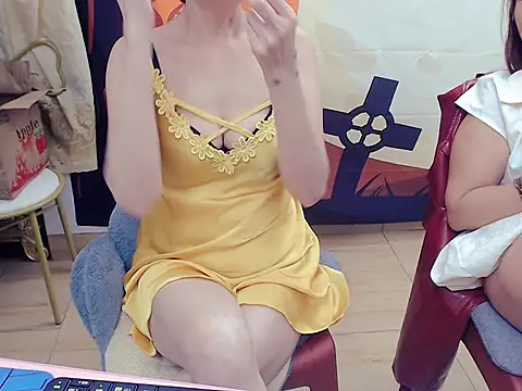 Snapshot of Funnygirl_9x chatting on 11/05/25, 02:11 Funnygirl 9x online show from 11/05/25, 02:11