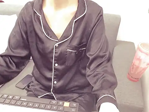 Snapshot of Funnygirl_9x chatting on 02/12/26, 03:01 Funnygirl 9x online show from 02/12/26, 03:01