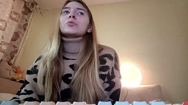 Nymera flare online show from 09/15/25, 07:19