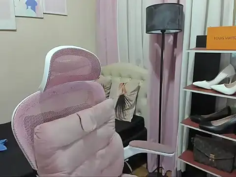 Seductive Margaux online show from 10/01/25, 06:08