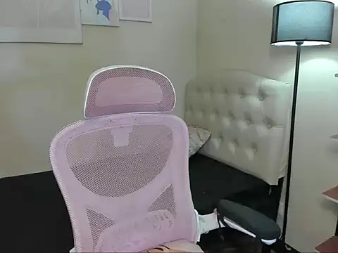 Seductive Margaux online show from 10/15/25, 06:46