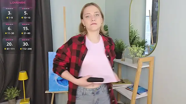 HollieCollelo online show from 10/10/25, 03:16