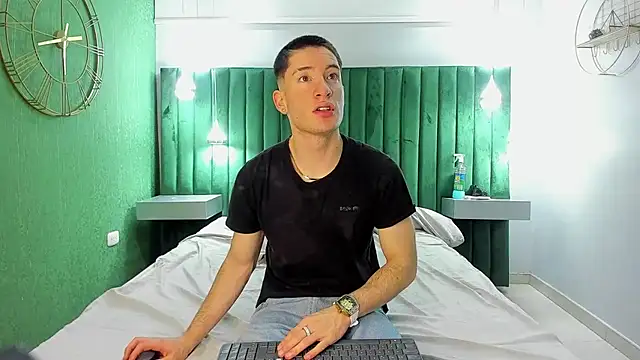 HunterHeat  online show from 11/15/25, 12:13