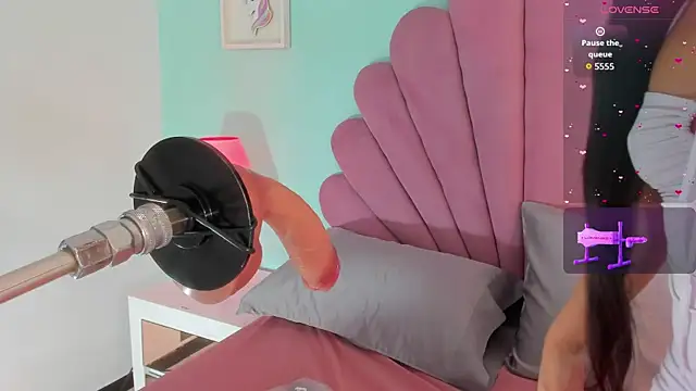 emma clarke  online show from 11/23/25, 03:50