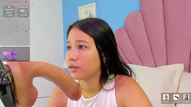 Snapshot of emma_clarke_ chatting on 01/16/26, 04:05 emma clarke online show from 01/16/26, 04:05