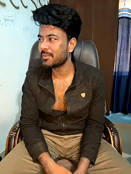 MeekBatgirl online show from 11/28/25, 02:14