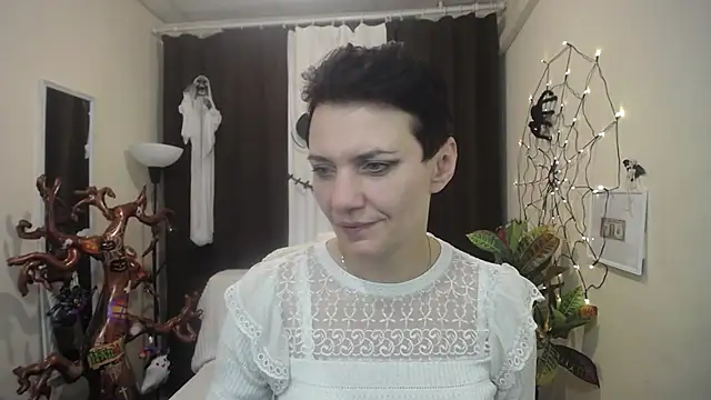 Snapshot of AvaSaturnian chatting on 10/15/25, 12:27 AvaSaturnian online show from 10/15/25, 12:27