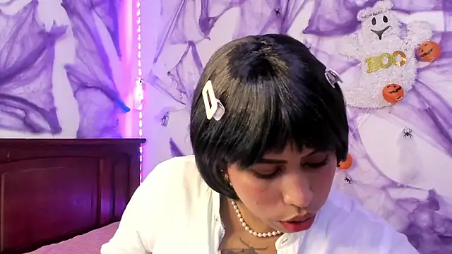 Michluxe 69 online show from 10/10/25, 11:48